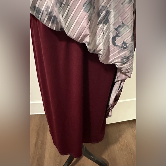 Xhilaration pleated floral midi dress - Picture 4 of 10